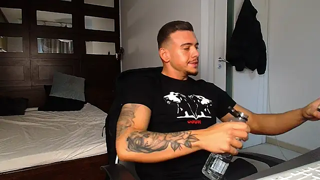 ElijahThorne online show from February 25, 2026, 10:14 am