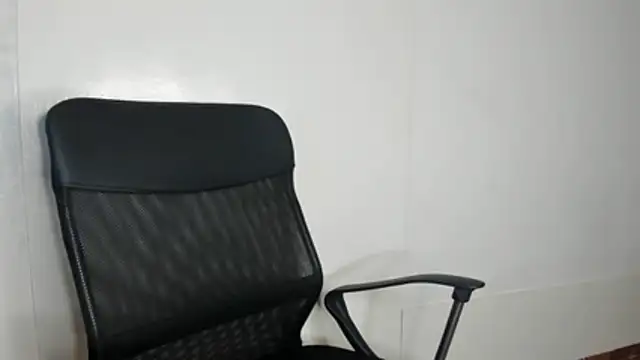 kira-stormm online show from March 9, 2026, 9:30 pm