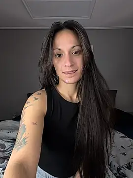 LexiLuxi online show from December 2, 2025, 8:59 pm