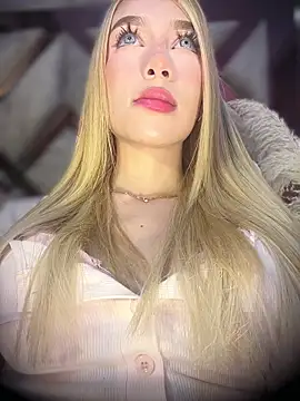 valeryfox   online show from March 21, 2026, 12:59 am