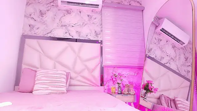 Snapshot of lili_jhonson chatting on April 11, 2026, 12:09 pm lili jhonson online show from April 11, 2026, 12:09 pm