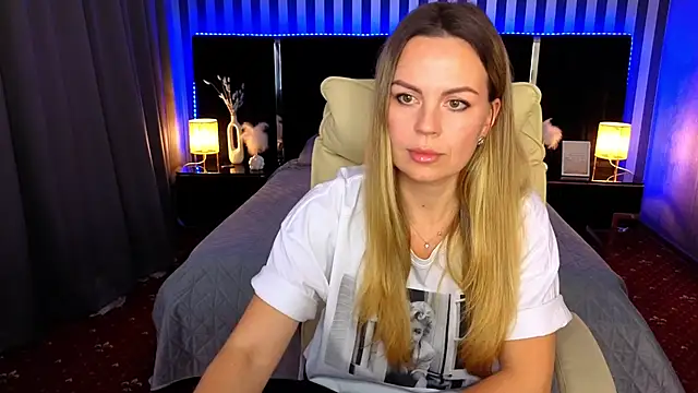 Snapshot of Hot_Natallie chatting on November 21, 2025, 1:54 pm Hot Natallie online show from November 21, 2025, 1:54 pm