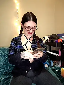 LaylaLucis online show from February 5, 2026, 11:20 pm