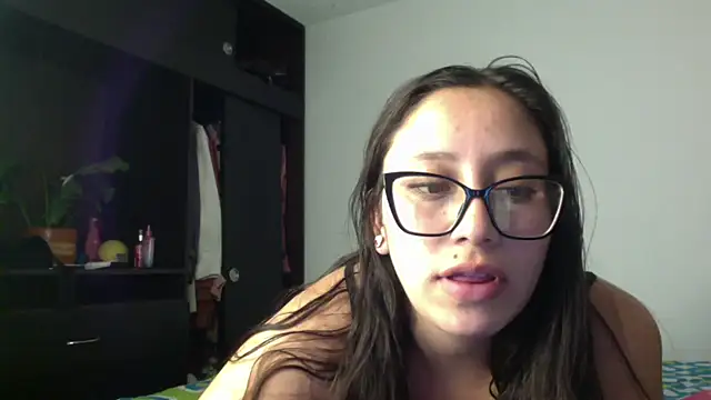 LyaRose online show from February 5, 2026, 4:39 am