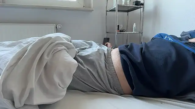 lou is online show from November 23, 2025, 8:36 am