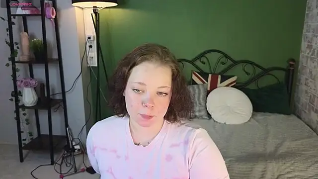Snapshot of Vlada_vv chatting on July 17, 2026, 4:19 am Vlada vv online show from July 17, 2026, 4:19 am
