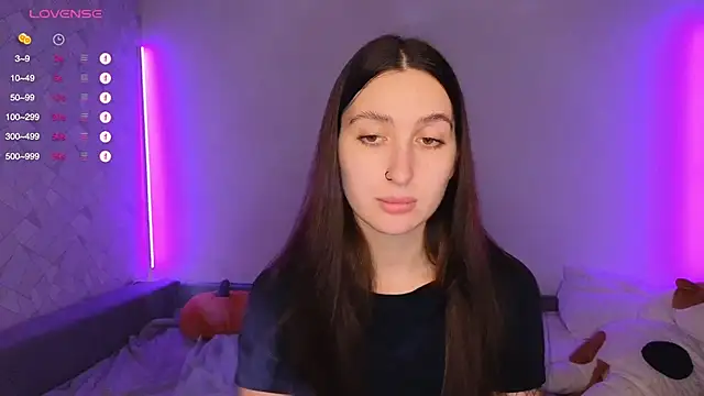 KikkyMi online show from November 28, 2025, 8:22 pm