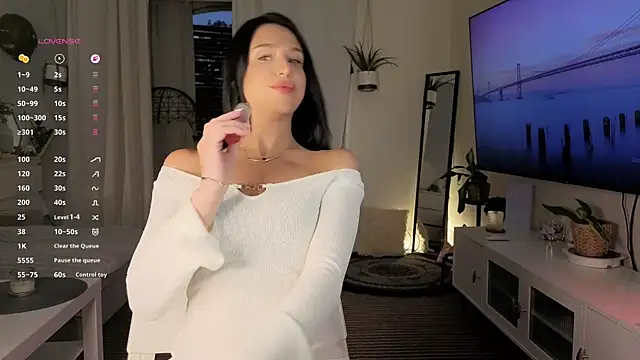 ShyColette online show from April 13, 2026, 7:58 am