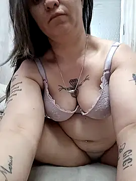 stropinela23 online show from February 16, 2026, 1:07 pm