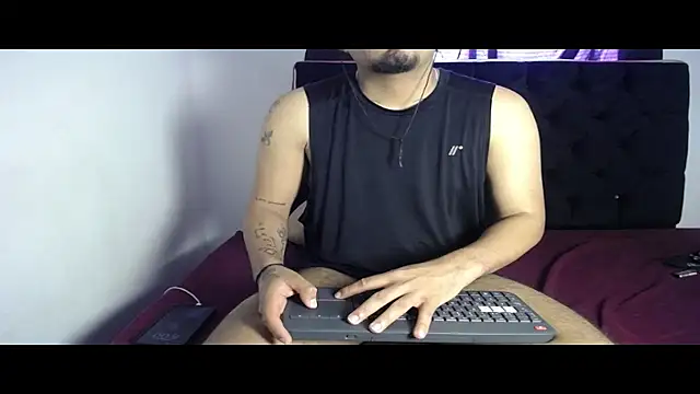 Henry villa23 online show from November 26, 2025, 1:01 pm