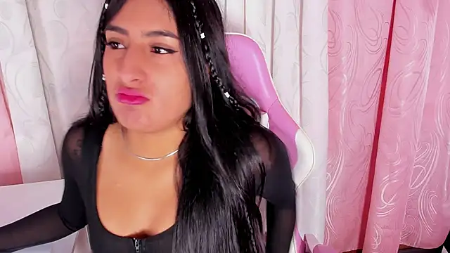 Sara cloudy2 online show from November 24, 2025, 1:55 pm