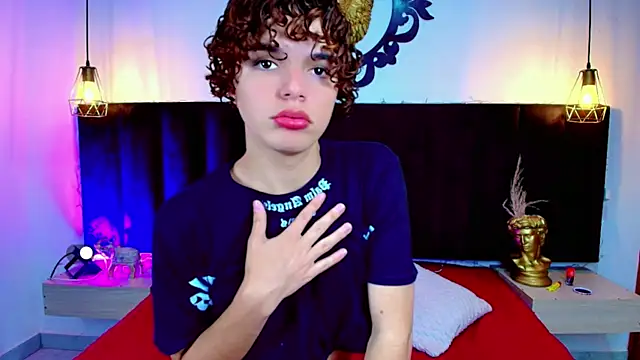 Skyee angel online show from December 18, 2025, 7:20 pm