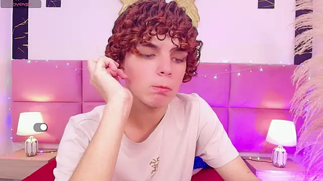 Skyee angel online show from December 19, 2025, 7:32 pm