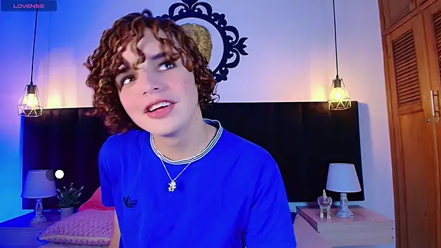 Skyee angel online show from March 19, 2026, 7:40 pm