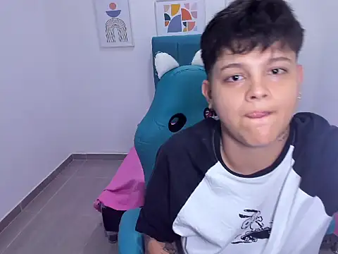  ian sweet online show from December 2, 2025, 7:31 pm