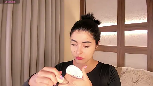 Snapshot of SarhaVega chatting on January 17, 2026, 1:49 pm SarhaVega online show from January 17, 2026, 1:49 pm