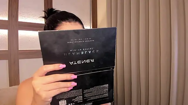 Snapshot of SarhaVega chatting on February 4, 2026, 1:06 pm SarhaVega online show from February 4, 2026, 1:06 pm