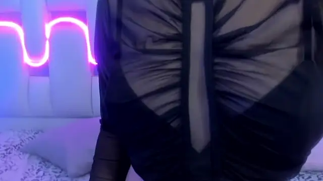 Snapshot of mask_red_girl chatting on February 3, 2026, 12:54 pm mask red girl online show from February 3, 2026, 12:54 pm