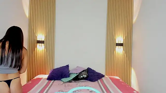 Snapshot of Izelevans chatting on February 3, 2026, 11:48 am Izelevans online show from February 3, 2026, 11:48 am