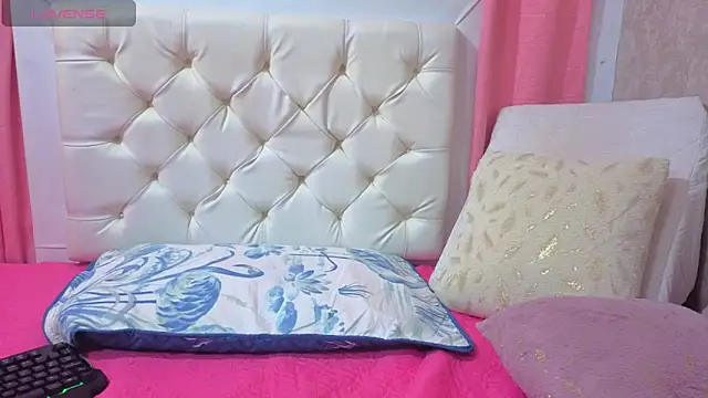 Malia fox online show from February 6, 2026, 5:49 pm