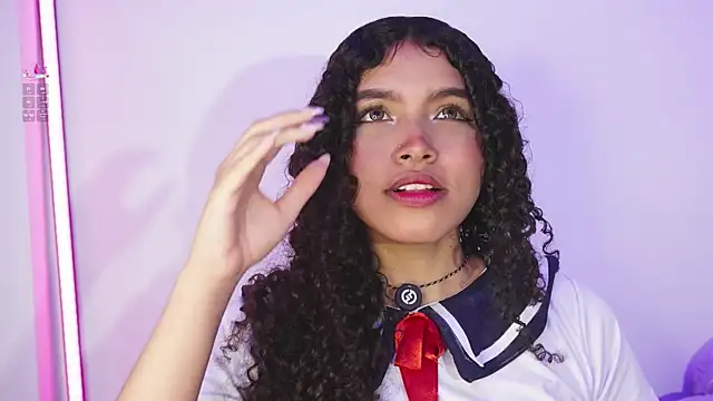 EloiseSweetxx online show from April 6, 2026, 3:37 am