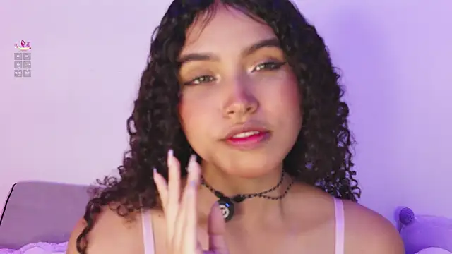 EloiseSweetxx online show from April 7, 2026, 6:41 pm