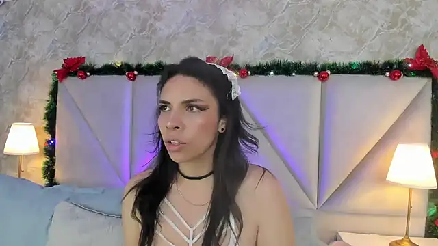 Viiolet Stone online show from December 19, 2025, 8:49 pm