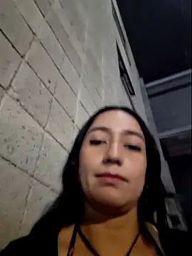 Eveeelyn25 online show from May 3, 2026, 12:38 am