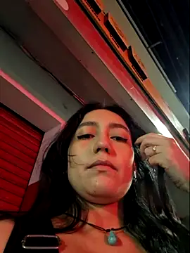 Eveeelyn25 online show from June 14, 2026, 2:24 am