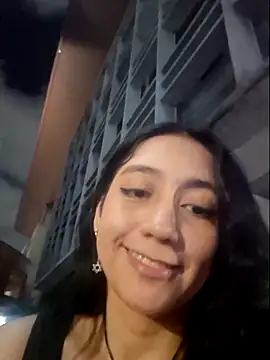 Eveeelyn25 online show from June 18, 2026, 1:17 am