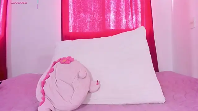 juanaaa 240 online show from April 23, 2026, 12:29 pm