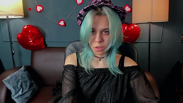 LiraBelle online show from February 19, 2026, 3:13 am