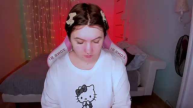 lovelyy julia online show from February 1, 2026, 1:59 am