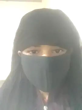 Qxriya online show from November 24, 2025, 5:01 pm