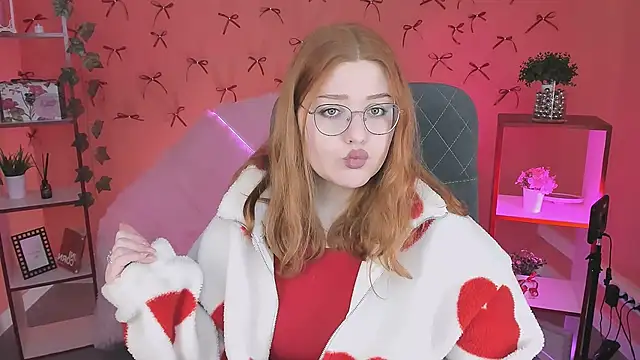 StaceyJensen online show from November 27, 2025, 9:11 am