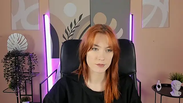 SierraHarper online show from November 29, 2025, 12:08 pm