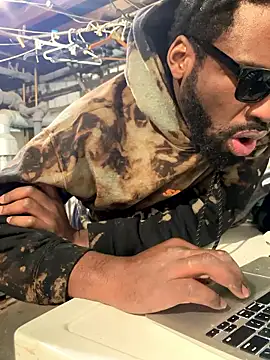 BlackWood777777 online show from January 18, 2026, 7:28 pm