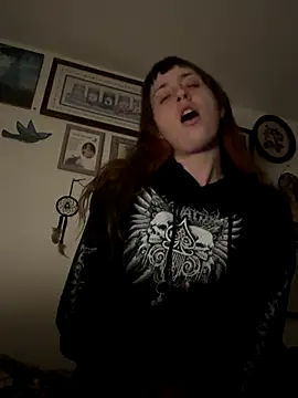 ashtrayhaterz online show from November 23, 2025, 1:33 pm