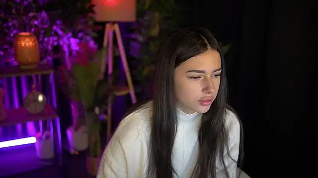 LuxeAvelyn online show from November 25, 2025, 11:54 am