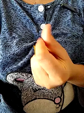 Snapshot of yasmine_x chatting on December 2, 2025, 2:34 pm yasmine x online show from December 2, 2025, 2:34 pm