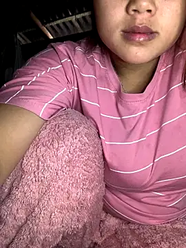 Snapshot of Sug04 chatting on November 25, 2025, 3:28 am Sug04 online show from November 25, 2025, 3:28 am