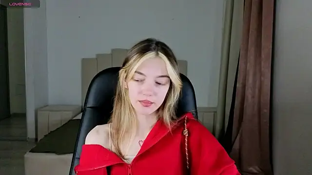 MILLIE MUR online show from January 14, 2026, 5:24 am