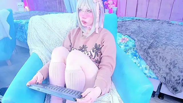 AkiraKurosei online show from May 17, 2026, 6:00 am