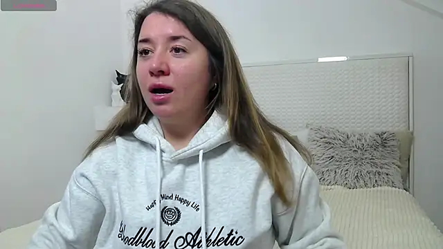 Leona Rae online show from January 13, 2026, 1:49 pm