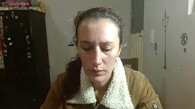 Snapshot of CASSANDRA_BROWN chatting on December 1, 2025, 6:46 pm CASSANDRA BROWN online show from December 1, 2025, 6:46 pm