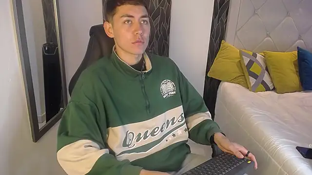 LoganFoster  online show from January 11, 2026, 2:00 pm