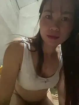 Snapshot of meganmeo chatting on March 5, 2026, 3:24 am meganmeo online show from March 5, 2026, 3:24 am