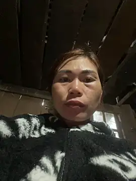 Snapshot of meganmeo chatting on March 7, 2026, 5:04 am meganmeo online show from March 7, 2026, 5:04 am
