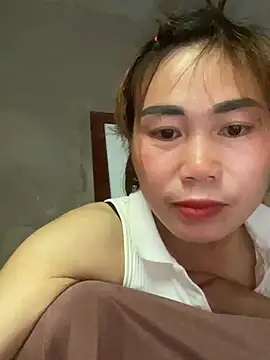 Snapshot of meganmeo chatting on April 23, 2026, 2:13 am meganmeo online show from April 23, 2026, 2:13 am