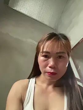 Snapshot of meganmeo chatting on April 29, 2026, 1:43 am meganmeo online show from April 29, 2026, 1:43 am